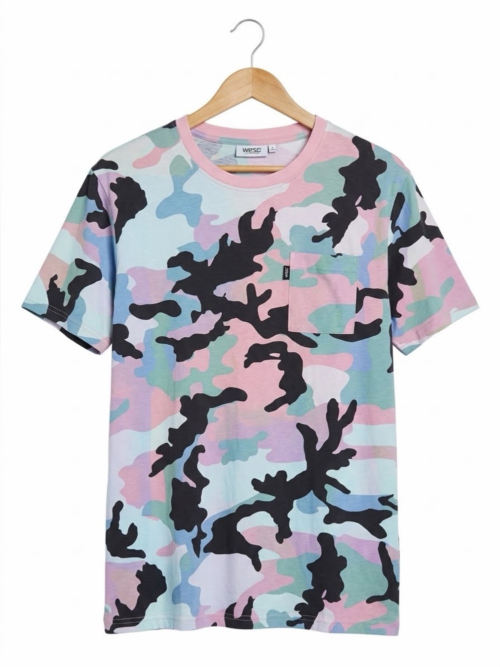 WeSC Pastel Pink & Green Camo Pocket Tee Shirt - Large